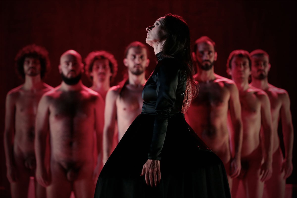 Angélica Liddell w spektaklu The Scarlet Letter; fot. Bruno Simao Angélica Liddell w spektaklu The Scarlet Letter