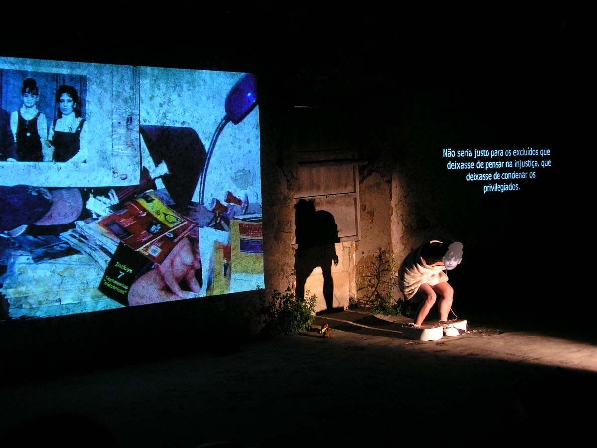 Zdjęcie ze spektaklu Lesiones incompatibles con la vida Angéliki Liddell