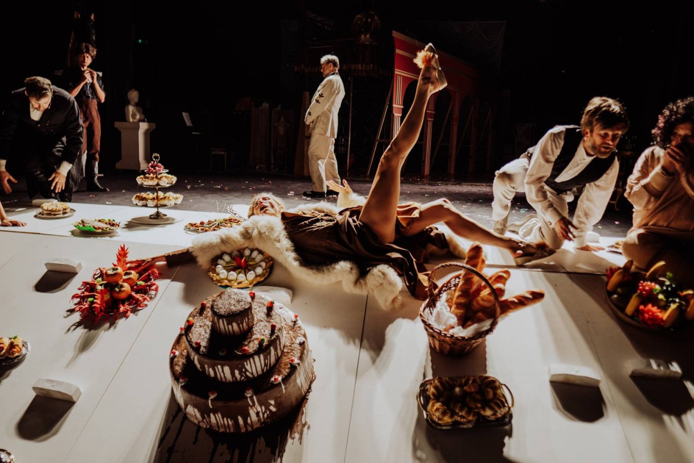 Zdjęcie ze spektaklu Powrót Tamary; fot. JAZZy Shots/Teatr Studio Zdjęcie ze spektaklu Powrót Tamary