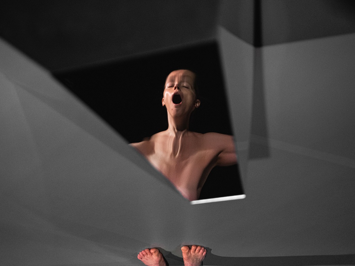 Nowy Teatr w Warszawie, Teatr im. Stefana Żeromskiego w Kielcach, Expiria: Agnieszka Kryst; fot. Maurycy Stankiewicz Nowy Teatr w Warszawie, Teatr im. Stefana Żeromskiego w Kielcach, Expiria: Agnieszka Kryst