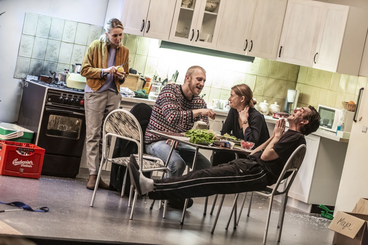 TR Warszawa, Cząstki kobiety: Justyna Wasilewska, Dobromir Dymecki, Marta Ścisłowicz, Sebastian Pawlak