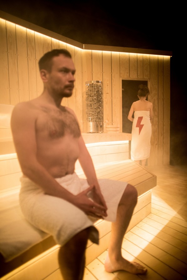 Teatr Dramatyczny im. Jerzego Szaniawskiego w Wałbrzychu, Przewodnik dla lewicy o prawicy: Michał Kosela, Irena Wójcik; fot. Tobiasz Papuczys Teatr Dramatyczny im. Jerzego Szaniawskiego w Wałbrzychu, Przewodnik dla lewicy o prawicy: Michał Kosela, Irena Wójcik; fot. Tobiasz Papuczys