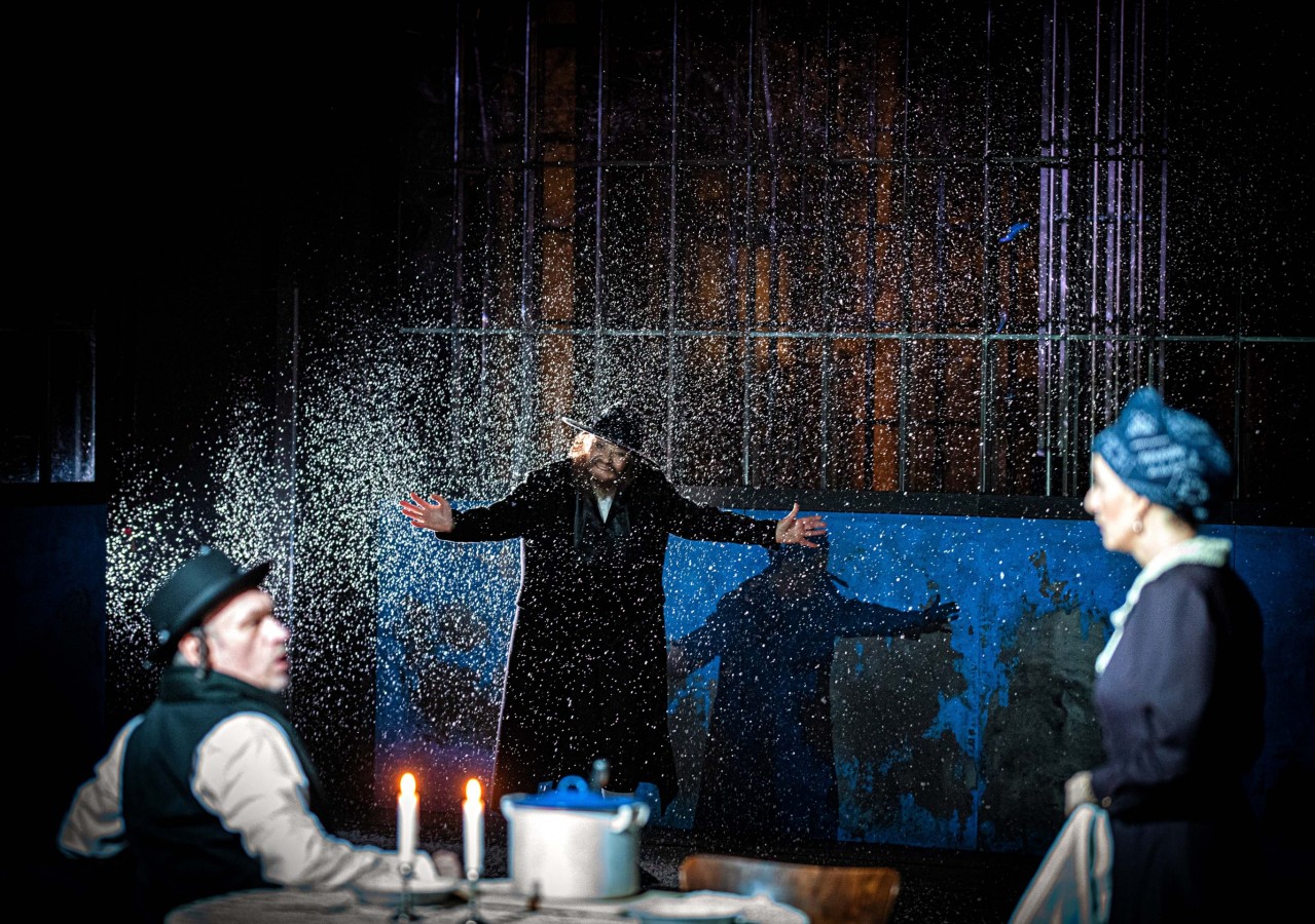 Nowy Teatr w Warszawie, Odyseja. Historia dla Hollywoodu: Mariusz Bonaszewski, Ewa Dałkowska, Maja Ostaszewska; fot. Magda Hueckel