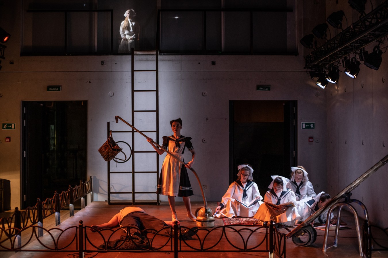 Elektroteatr Stanisławski, Księga Serafina; fot. Olimpia Orlova Elektroteatr Stanisławski, Księga Serafina; fot. Olimpia Orlova