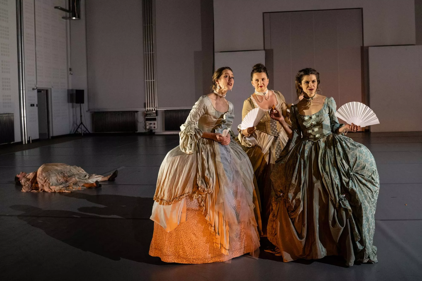 Nowy Teatr w Warszawie, Silenzio!: Ramona Nagabczyńska, Katarzyna Szugajew, Karolina Kraczkowska