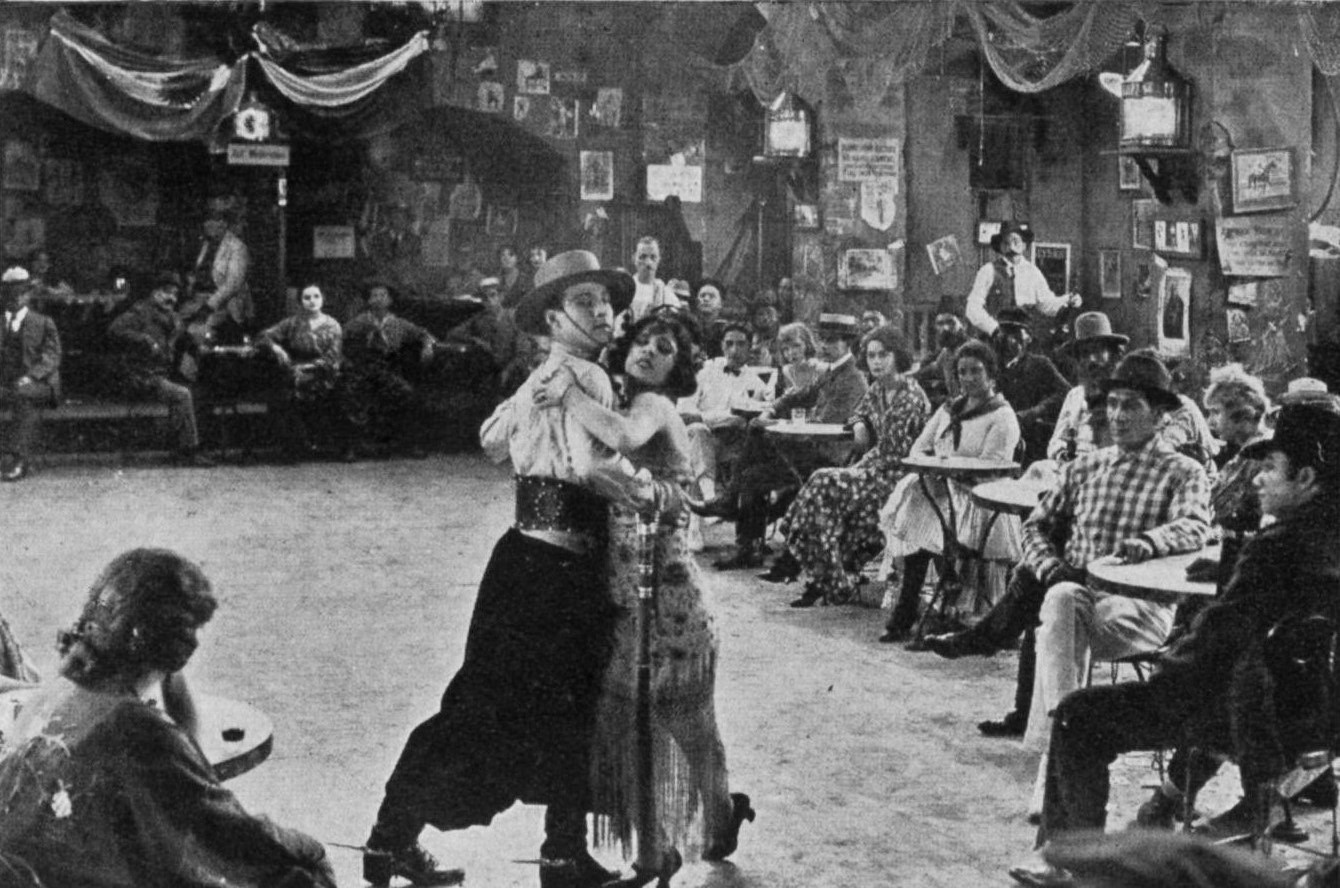 Scena tanga z Czterech jeźdźców Apokalipsy Scena tanga z Czterech jeźdźców Apokalipsy