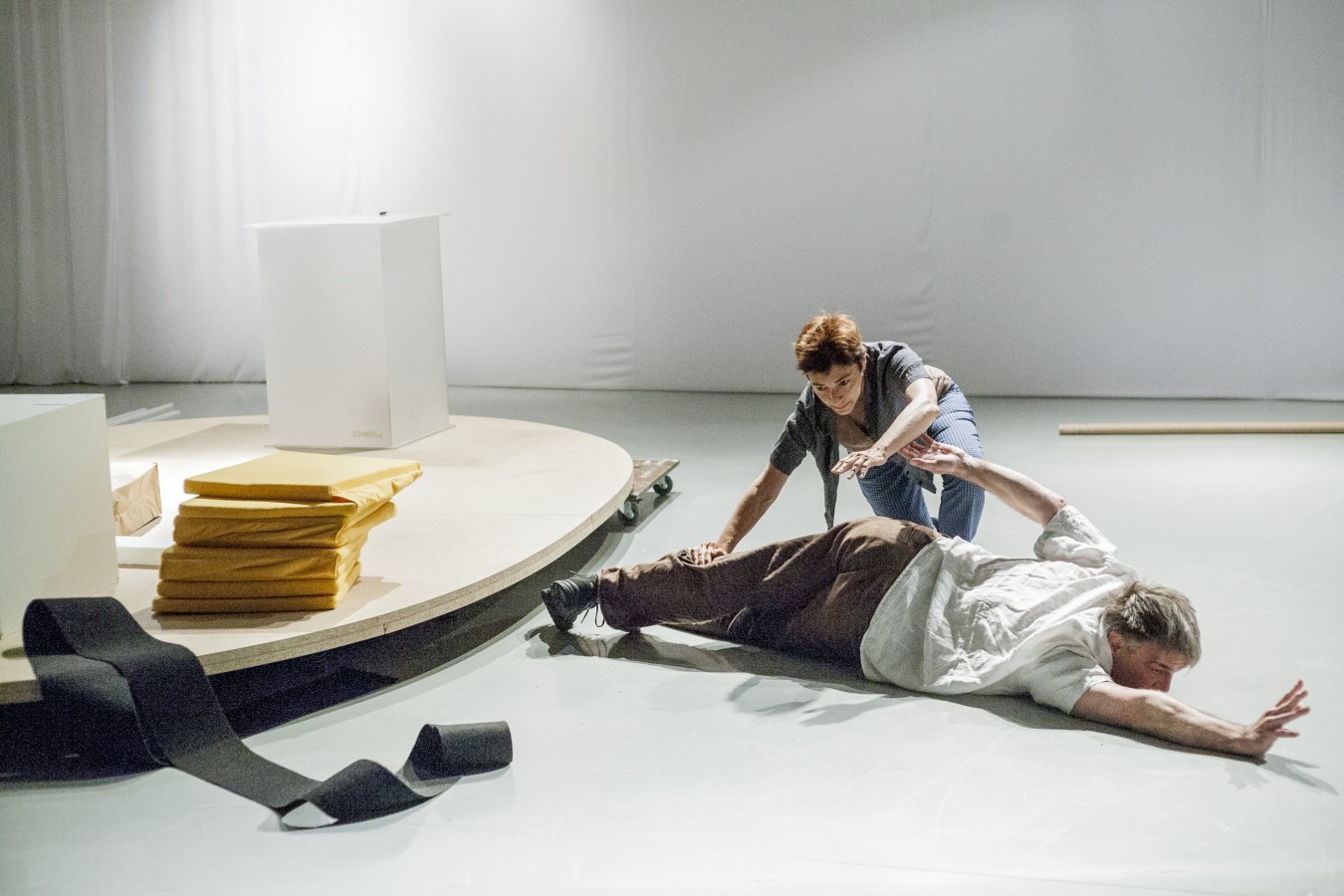 Wystawa Przyjdźcie, pokażemy Wam, co robimy. O improwizacji tańca w Muzeum Sztuki w Łodzi: Lisa Nelson i Scott Smith, GO