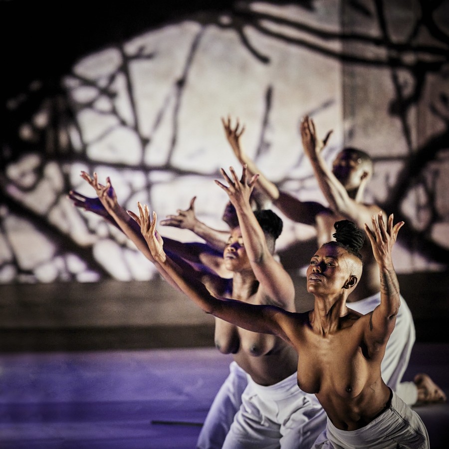 Dada Masilo, The Sacrifice; photo: Christophe Raynaud de Lage Dada Masilo, The Sacrifice; photo: Christophe Raynaud de Lage