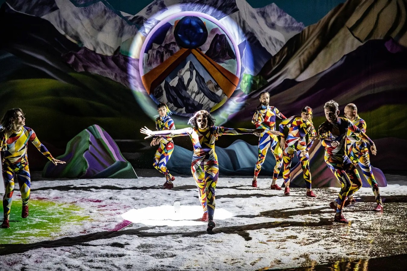 Wrocławski Teatr Pantomimy im. Henryka Tomaszewskiego, Symfonia alpejska. Thriller spirytystyczno-pantomimiczny inspirowany postacią Wandy Rutkiewicz z muzyką Ryszarda Straussa Wrocławski Teatr Pantomimy im. Henryka Tomaszewskiego, Symfonia alpejska. Thriller spirytystyczno-pantomimiczny inspirowany postacią Wandy Rutkiewicz z muzyką Ryszarda Straussa