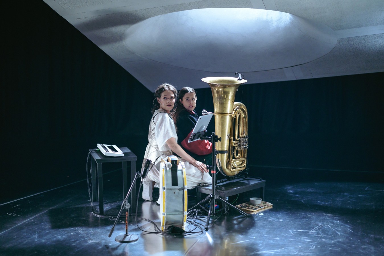 Teatr Dramatyczny w Warszawie, Antygona w Molenbeek: Maniucha Bikont, Marianna Linde