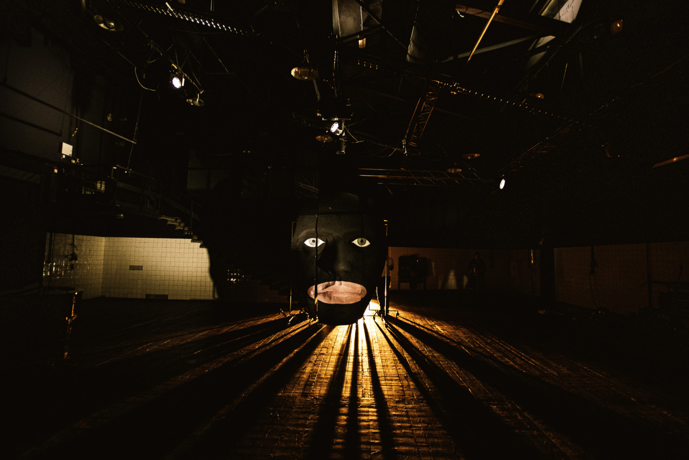 Teatr im. Jana Kochanowskiego w Opolu, Black Skin, White Masks; photo: Monika Stolarska Teatr im. Jana Kochanowskiego w Opolu, Black Skin, White Masks; photo: Monika Stolarska