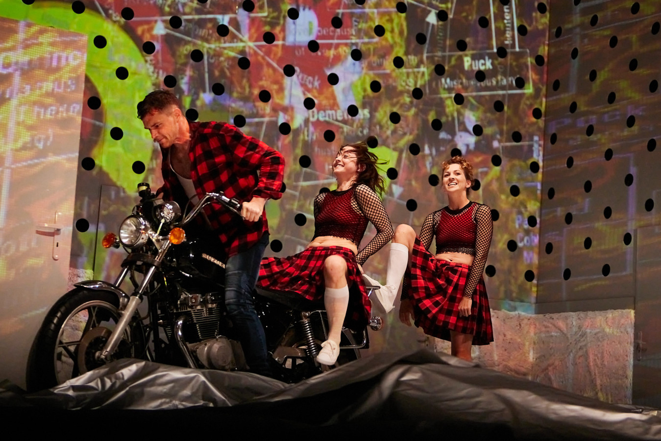Teatr Nowy w Poznaniu, Sen nocy letniej; fot. Jakub Wittchen Teatr Nowy w Poznaniu, Sen nocy letniej; fot. Jakub Wittchen