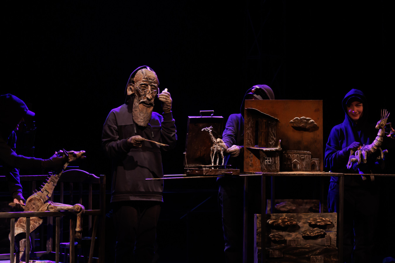 Żyrafa Mons; fot. ©Charkowski Państwowy Akademiczny Teatr Lalek im. W. A. Afanasjewa Żyrafa Mons; fot. ©Charkowski Państwowy Akademiczny Teatr Lalek im. W. A. Afanasjewa