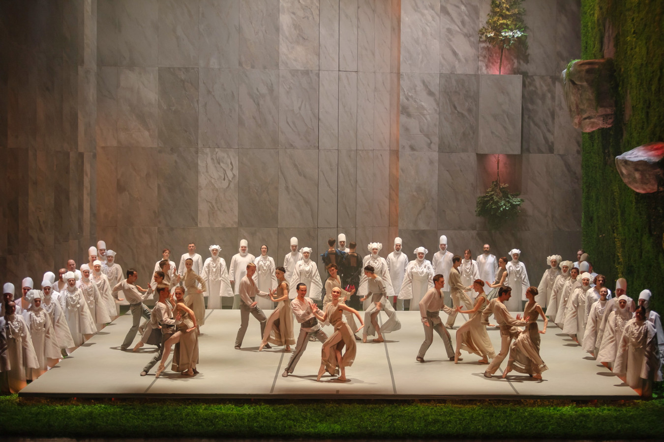 Cienie zapomnianych przodków; fot. ©Lwowski Narodowy Akademicki Teatr Opery i Baletu im. Sołomiji Kruszelnickiej Cienie zapomnianych przodków; fot. ©Lwowski Narodowy Akademicki Teatr Opery i Baletu im. Sołomiji Kruszelnickiej