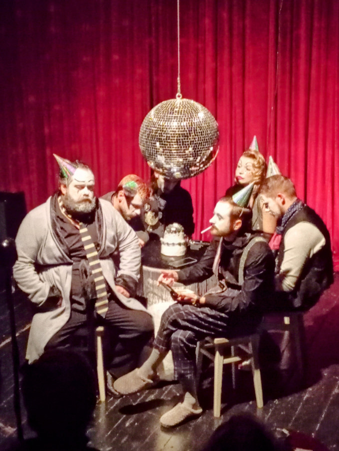 Lwowski Akademicki Dramatyczny Teatr im. Łesi Ukrainki, Klub „Rozpaczy” Chimeryczny wieczór na motywach „Intermezza” Mychaiła Kociubińskiego; fot. ©Ewa Bal Lwowski Akademicki Dramatyczny Teatr im. Łesi Ukrainki, Klub „Rozpaczy” Chimeryczny wieczór na motywach „Intermezza” Mychaiła Kociubińskiego; fot. ©Ewa Bal