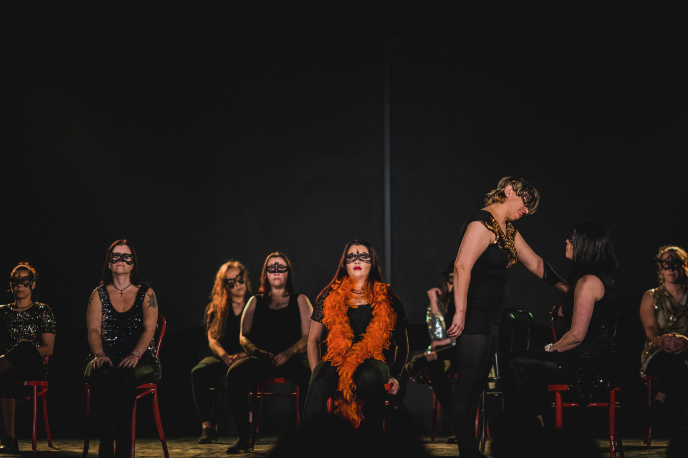 Centrum Sztuki Osadzonych, Sen Rity: Magda, Kicia, Iza, Nikola, Paulina, Ilona, Dominika, Zosia; fot. Justyna Żądło