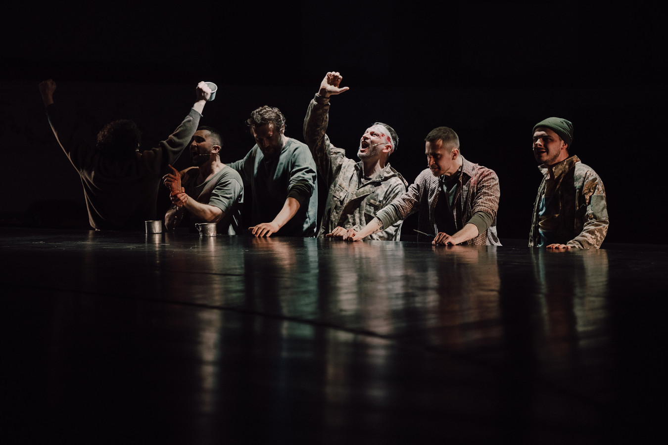 Narodowy Akademicki Teatr Dramatyczny z Iwano-Frankiwska, Дзяди/Dziady; fot. Karolina Jóźwiak Narodowy Akademicki Teatr Dramatyczny z Iwano-Frankiwska, Дзяди/Dziady; fot. Karolina Jóźwiak