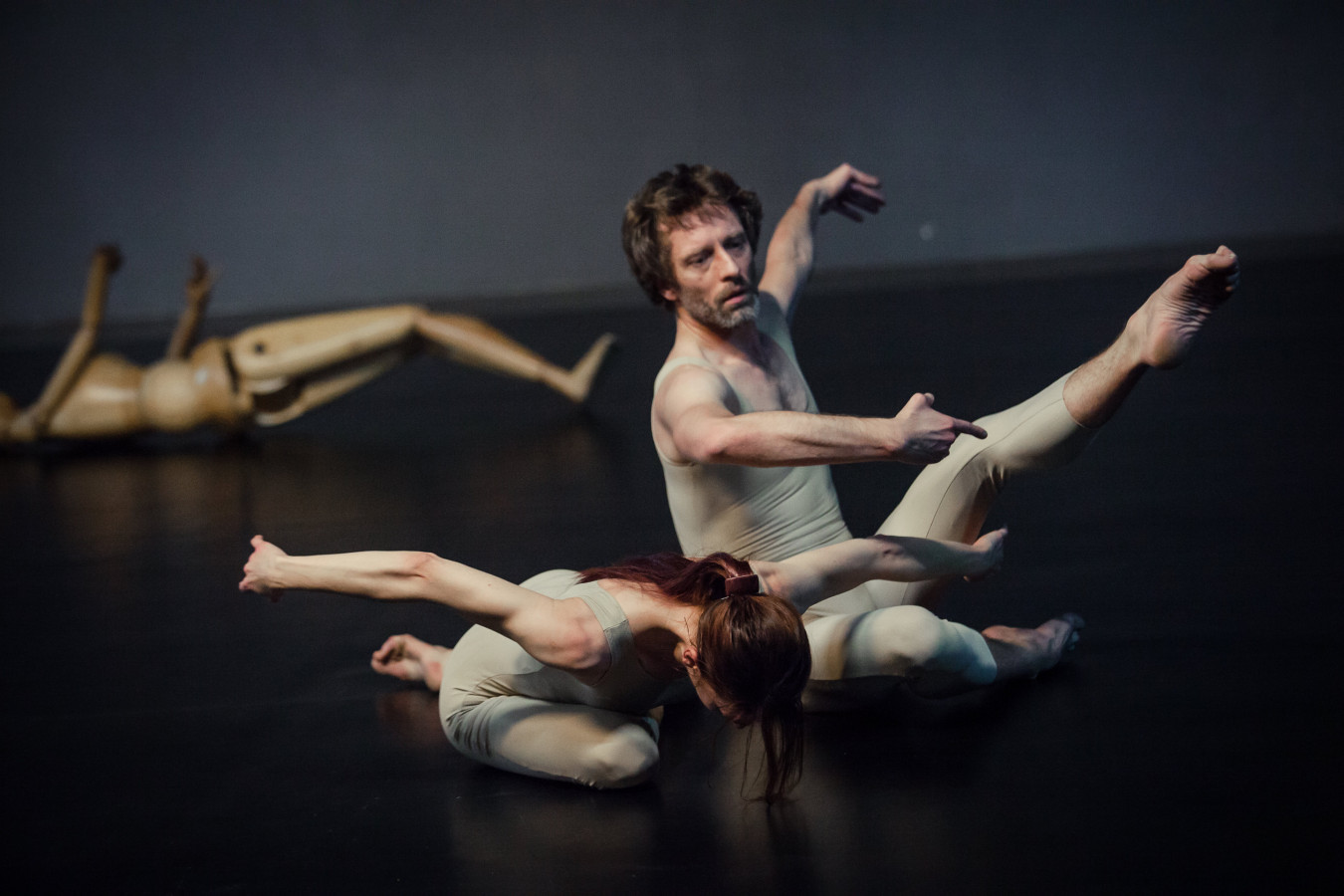 Komuna Warszawa, The Last Sunday. RE//MIX Conrad Drzewiecki: Iwona Pasińska, Mikołaj Mikołajczyk; photo: Kasia Chmura-Cegiełkowska