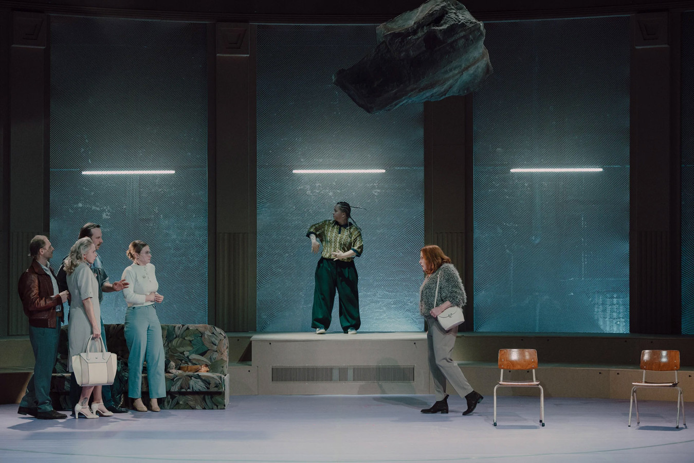 Teatr Powszechny w Warszawie, Kobieta samotna; fot. Karolina Jóźwiak Teatr Powszechny w Warszawie, Kobieta samotna; fot. Karolina Jóźwiak
