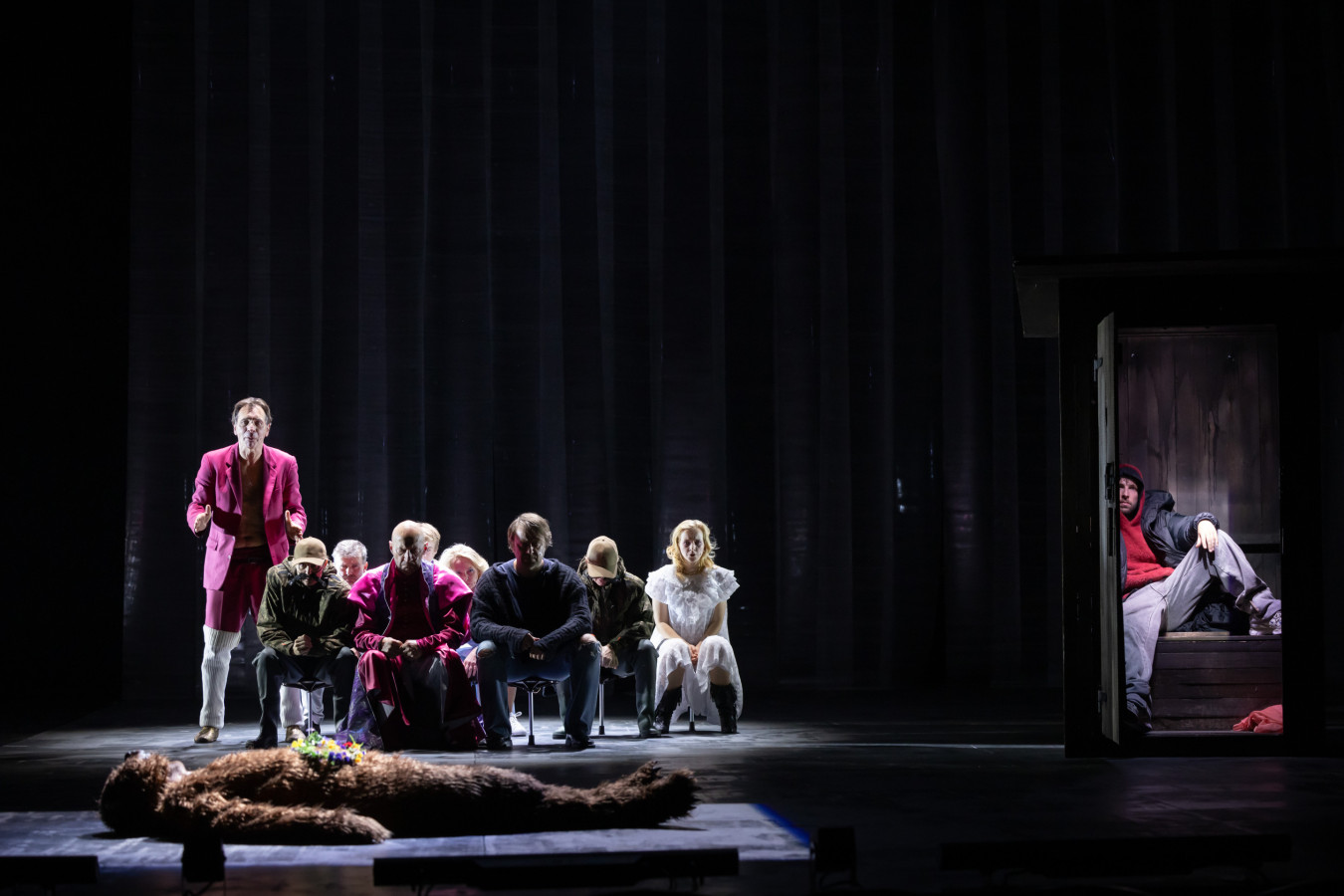 Teatr im. Juliusza Słowackiego w Krakowie, Pan Tadeusz; fot. Joanna Siwiec & Bartek Barczyk. Teatr im. Juliusza Słowackiego w Krakowie, Pan Tadeusz; fot. Joanna Siwiec & Bartek Barczyk.