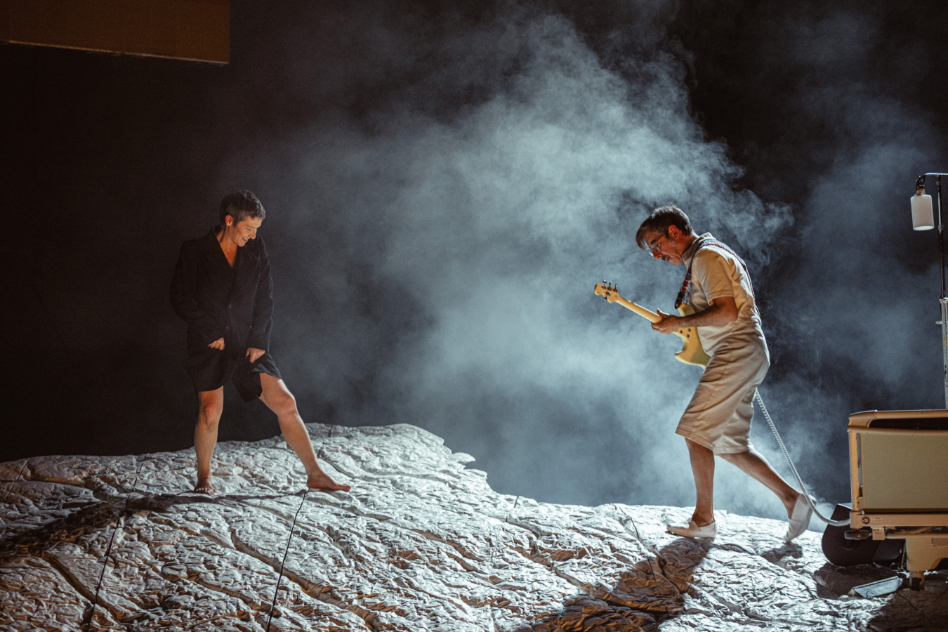 NTGent, No Yogurt for the Dead; fot. ©Michiel Devijver (mat. Wiener Festwochen) NTGent, No Yogurt for the Dead; fot. ©Michiel Devijver (mat. Wiener Festwochen)