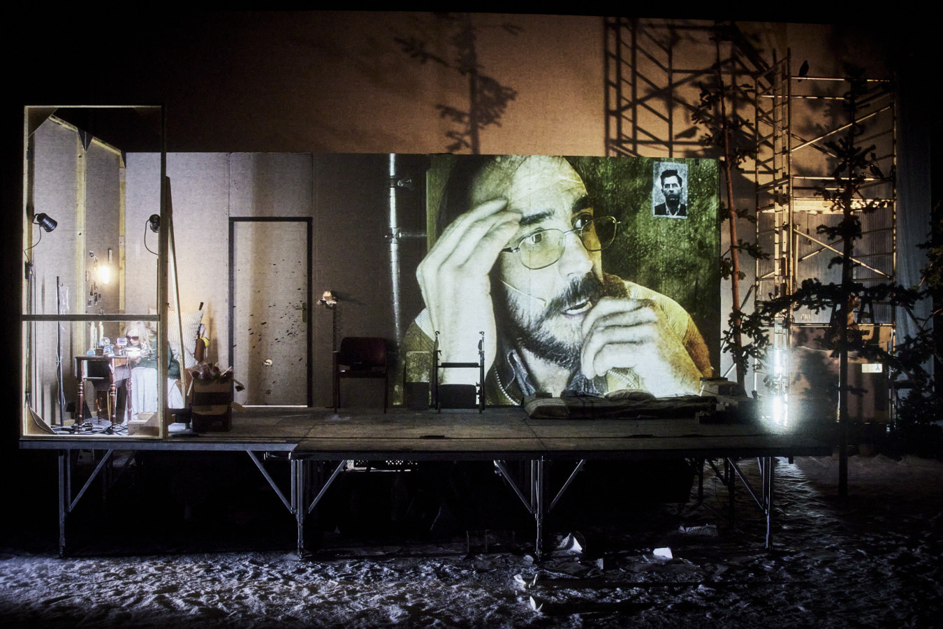 CDN Orléans / Centre-Val de Loire, Ils nous ont oubliés; fot. ©Jean Louis Fernandez (mat. Wiener Festwochen) CDN Orléans / Centre-Val de Loire, Ils nous ont oubliés; fot. ©Jean Louis Fernandez (mat. Wiener Festwochen)