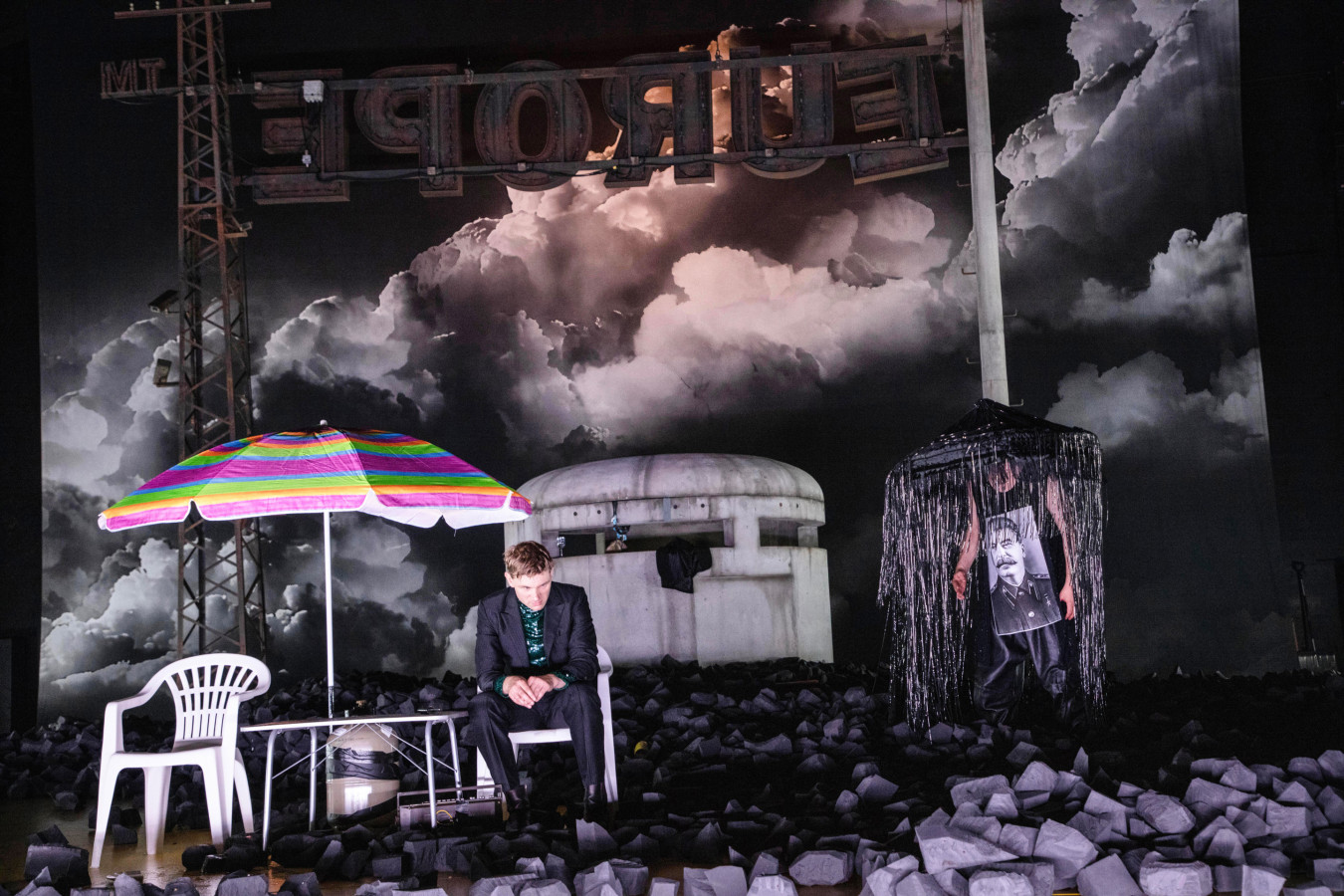 Deutsches Schauspielhaus Hamburg, Hamlet; fot. Just Loomis Deutsches Schauspielhaus Hamburg, Hamlet; fot. Just Loomis