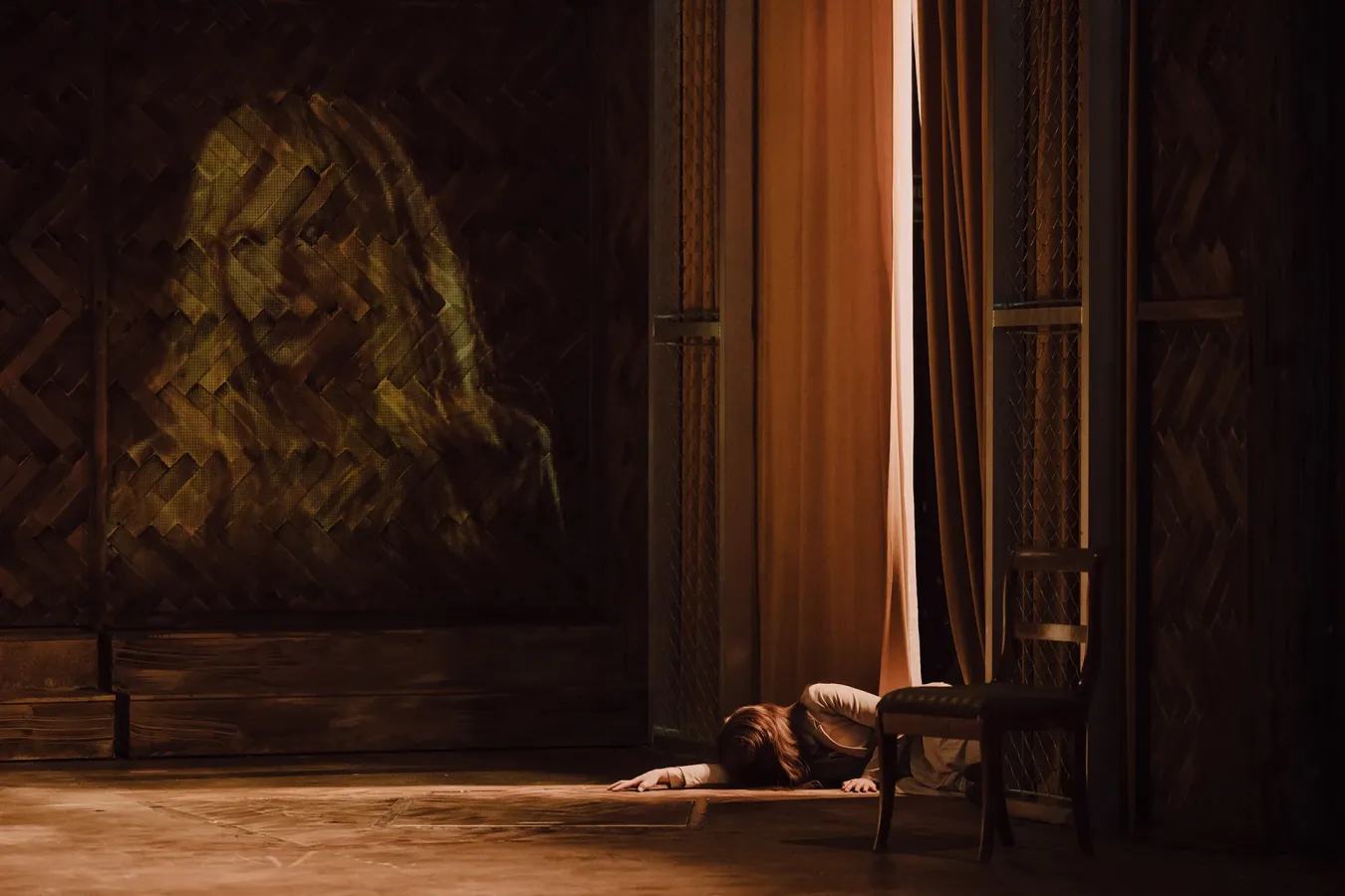 Teatr Powszechny w Warszawie, Sublokatorka; fot. Karolina Jóźwiak Teatr Powszechny w Warszawie, Sublokatorka; fot. Karolina Jóźwiak