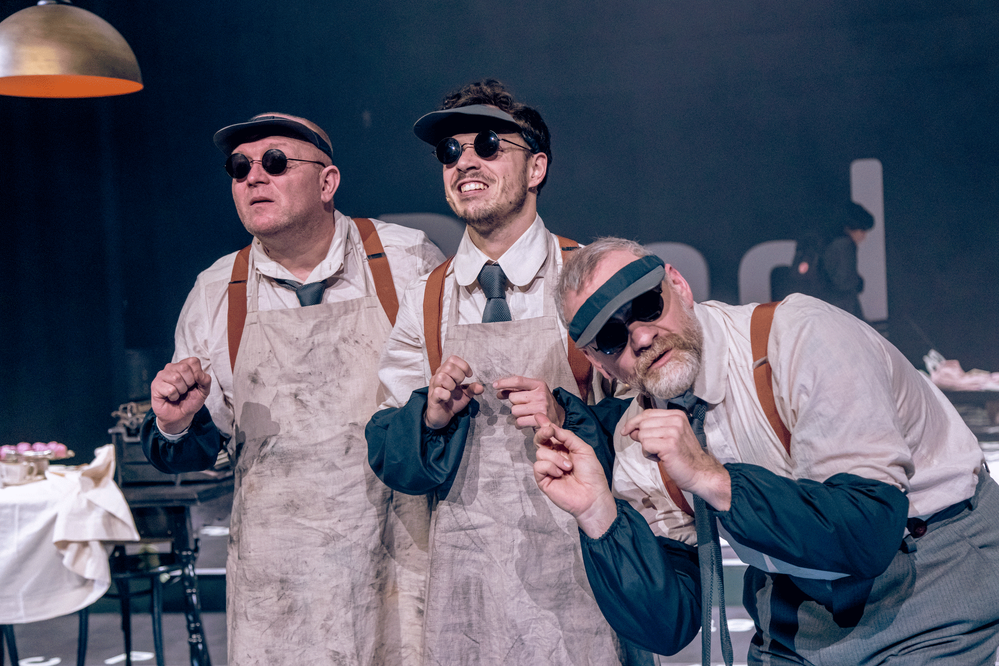 Teatr Aréna w Bratysławie, Wrogu ludu; fot. Peter Chvostek 