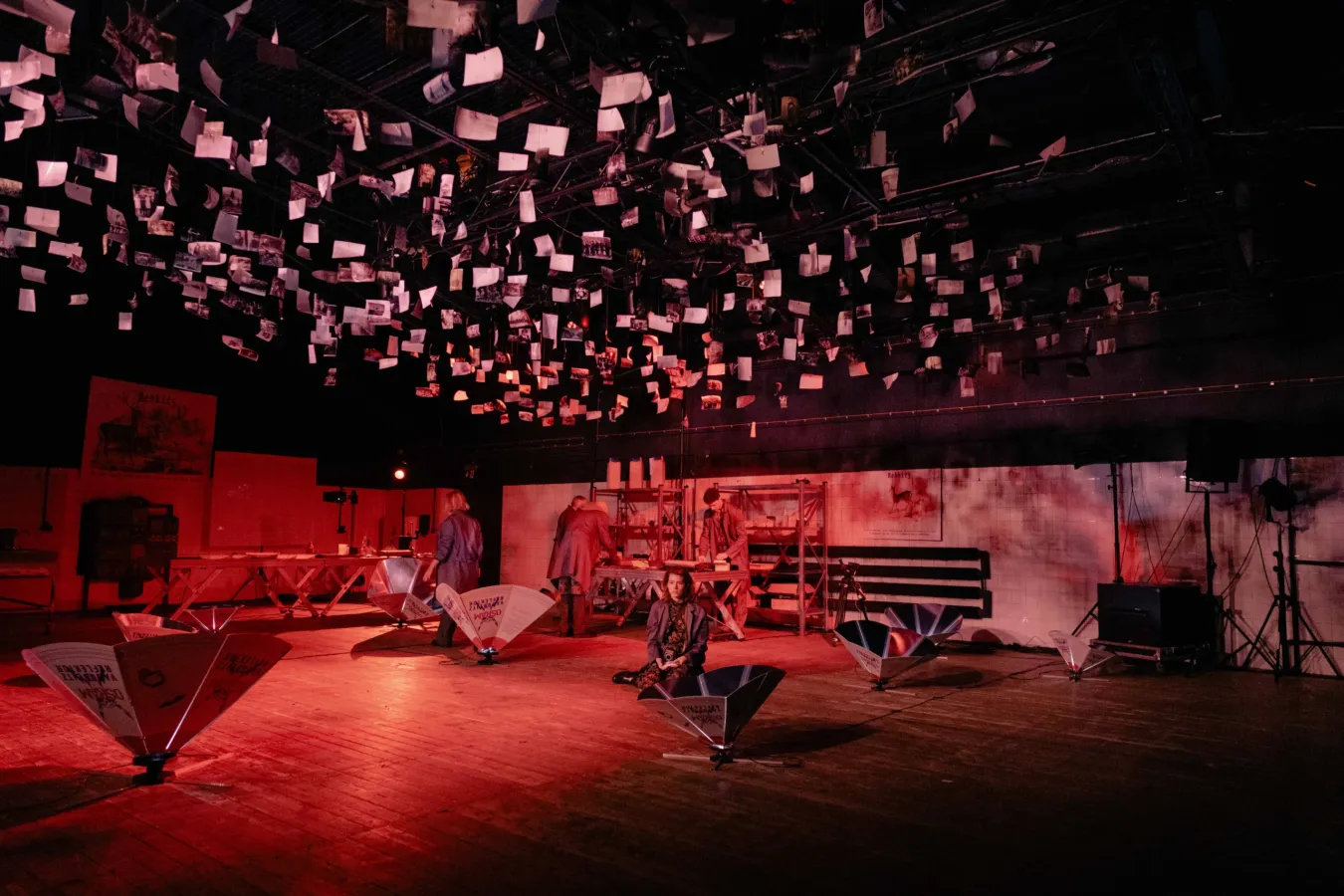 Teatru im. Jana Kochanowskiego w Opolu, Teatru Jána Palárika w Trnawie, Digital Theatre Academy w Dortmundzie, Negatyw: Wetzler, Vrba, Schulman, Lux; fot. Edgar de Poray