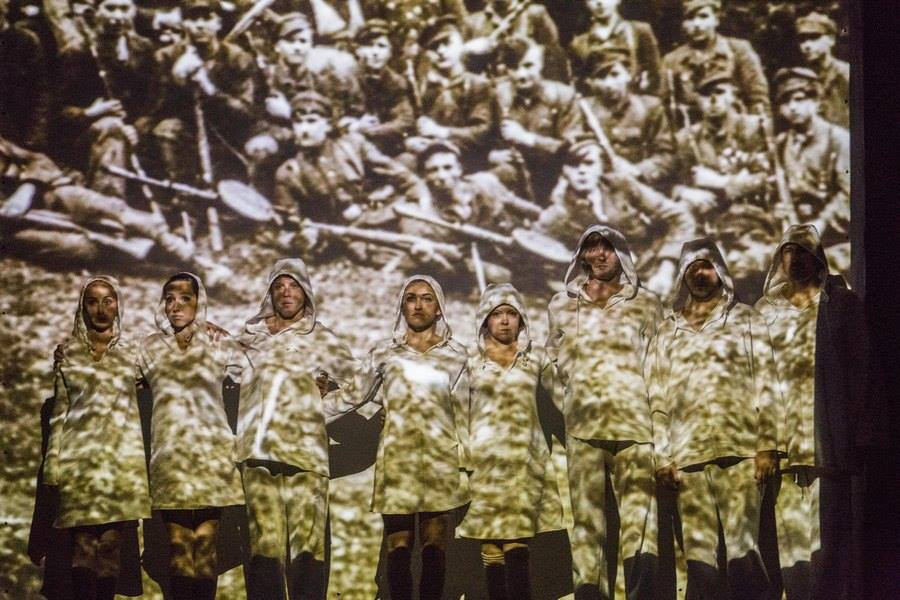 Teatr-studio Arabeski, Dekalog: lokalna wojna światowa; fot. archiwum teatru Arabeski