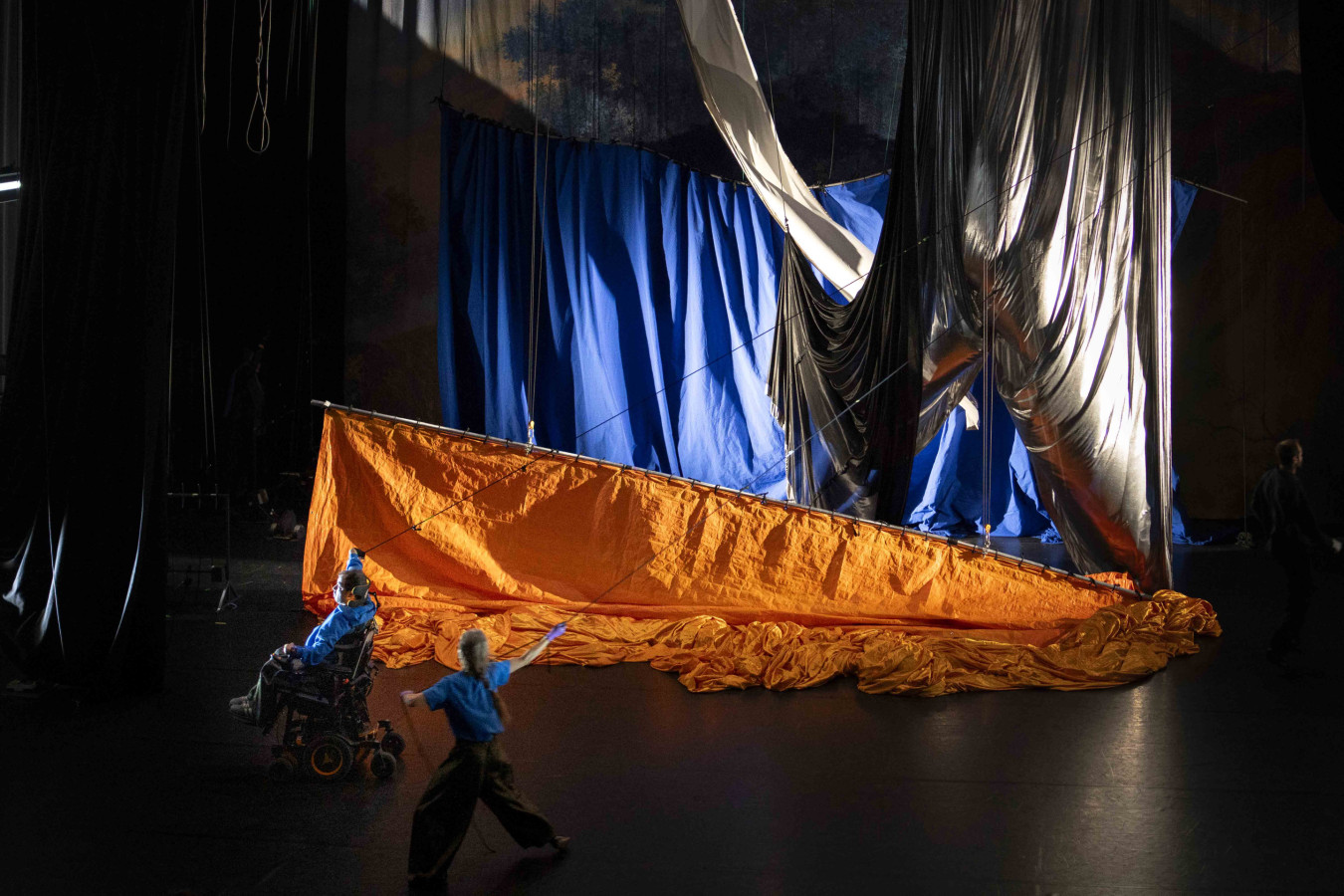 Théâtre National Wallonie-Bruxelles, La Vieille dame et le serpent: Guillaume Papachristou, Claire Rappin; fot. © Louka Van Roy 