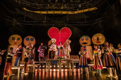 Teatr Współczesny w Szczecinie, Spartakus. Miłość w czasach zarazy; fot. Piotr Nykowski Teatr Współczesny w Szczecinie, Spartakus. Miłość w czasach zarazy; fot. Piotr Nykowski